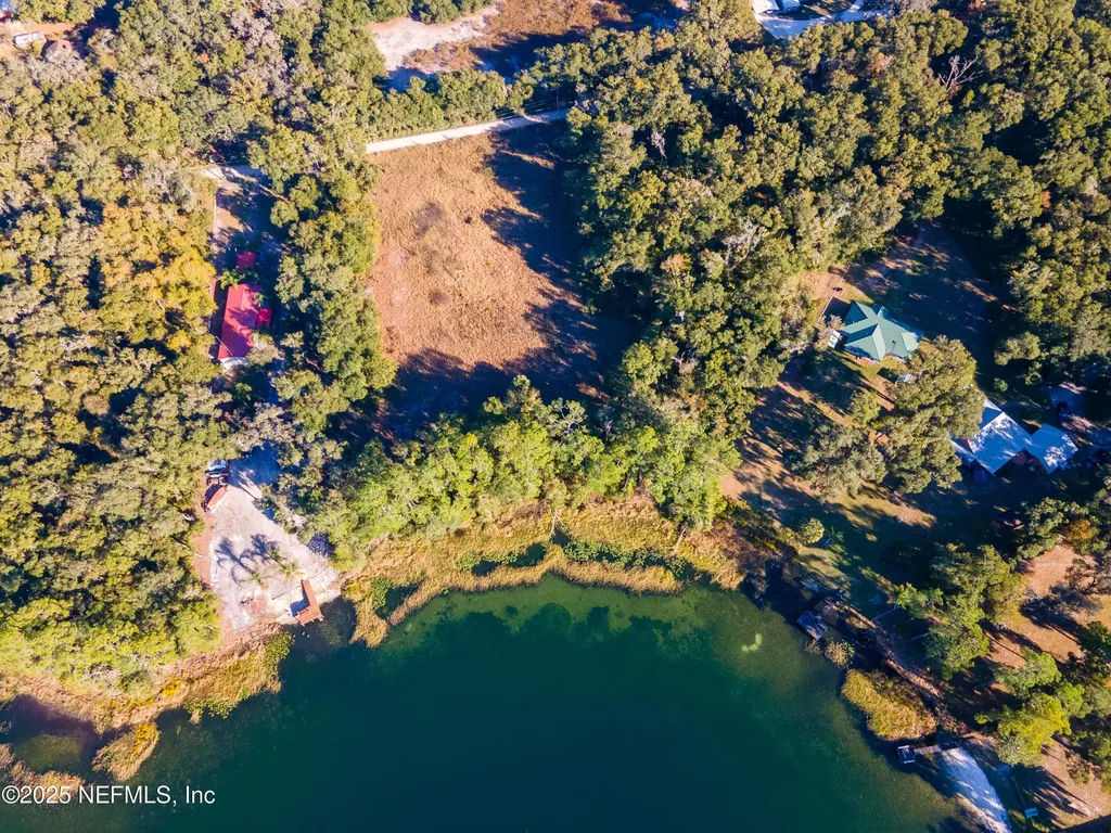 305 N West Street Interlachen FL 32148