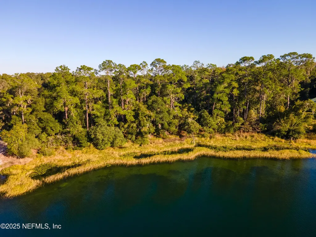 305 N West Street Interlachen FL 32148