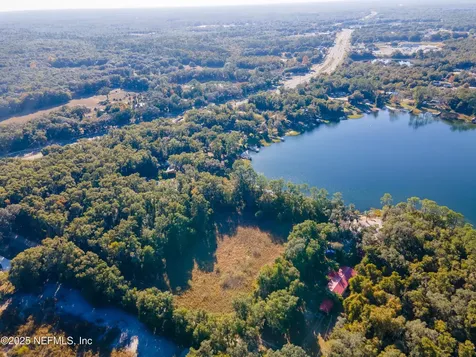 305 N West Street Interlachen FL 32148