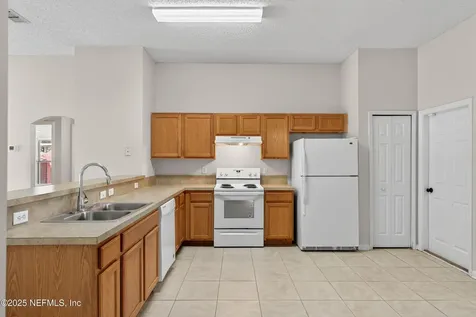 8342 Staplehurst Drive W Jacksonville FL 32244