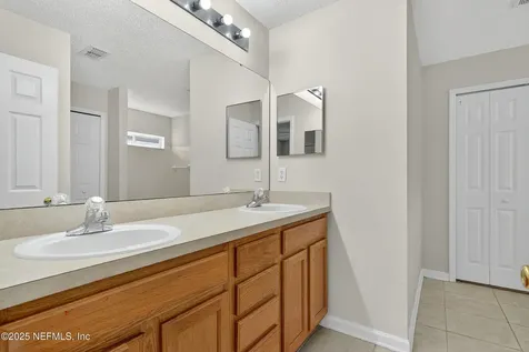 8342 Staplehurst Drive W Jacksonville FL 32244