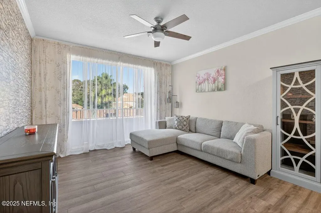 8539 Gate Parkway W Jacksonville FL 32216