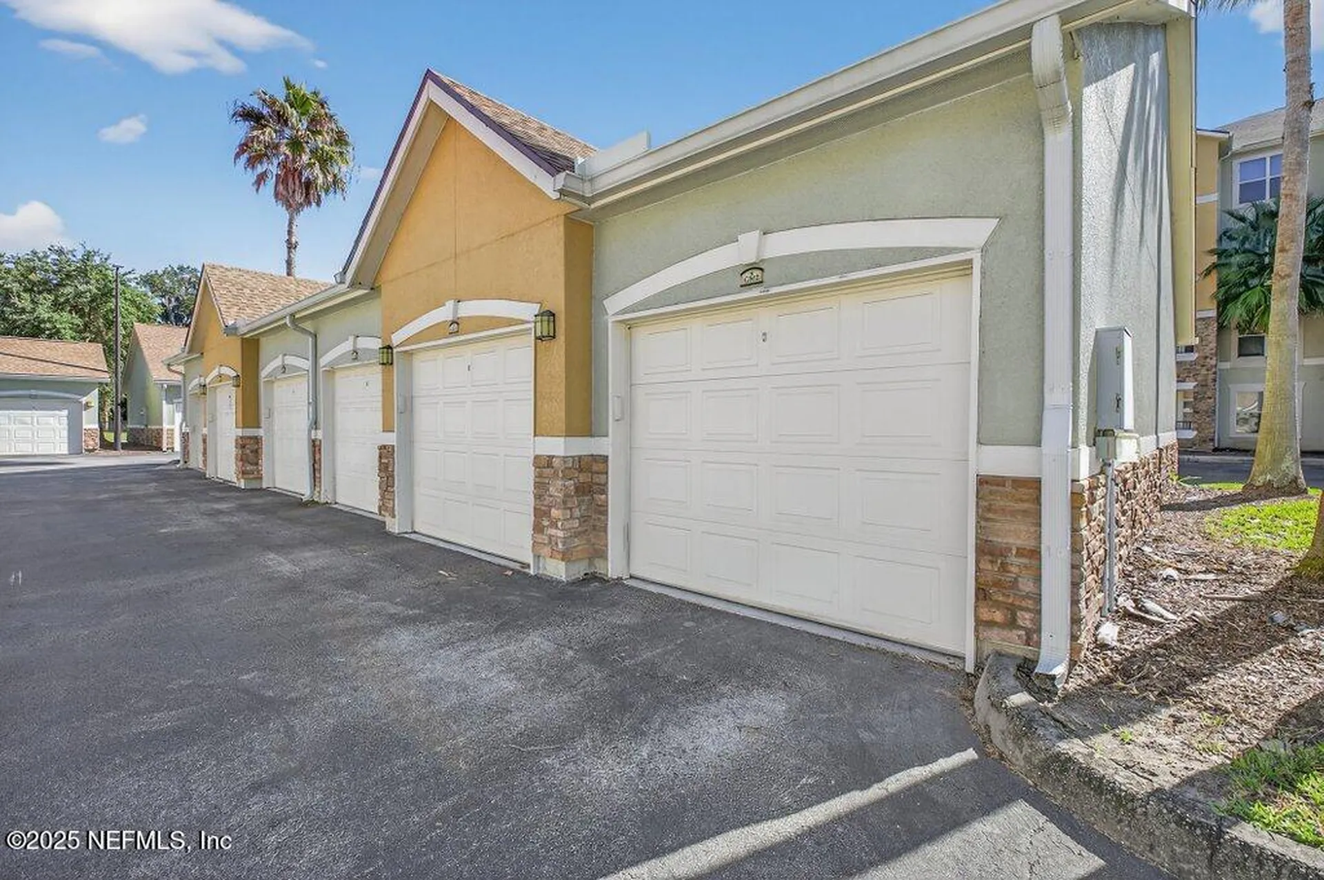 8539 Gate Parkway W Jacksonville FL 32216