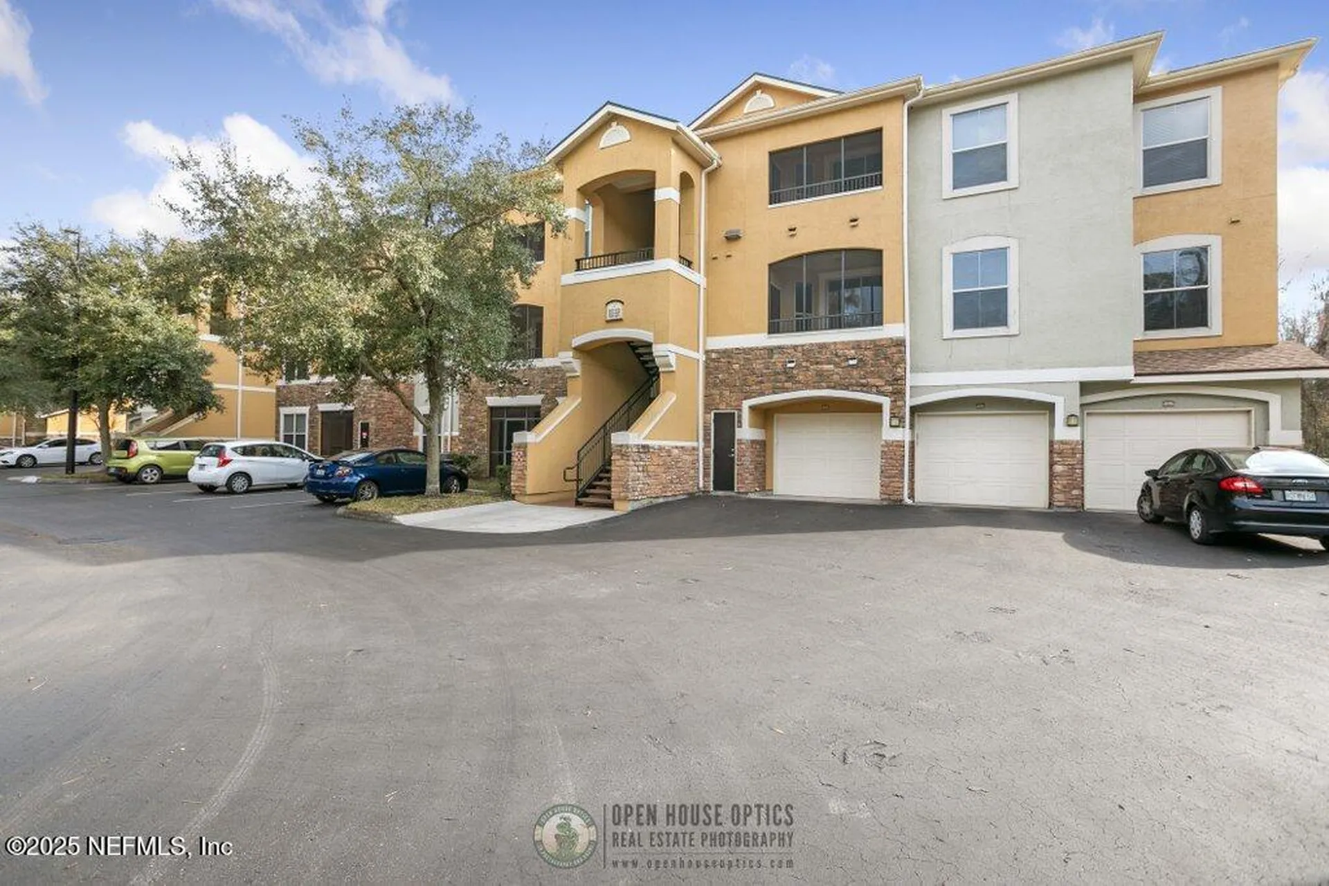 8539 Gate Parkway W Jacksonville FL 32216