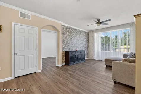 8539 Gate Parkway W Jacksonville FL 32216