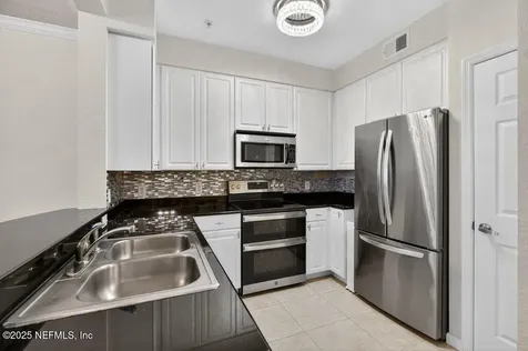 8539 Gate Parkway W Jacksonville FL 32216