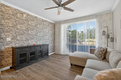 8539 Gate Parkway W Jacksonville FL 32216