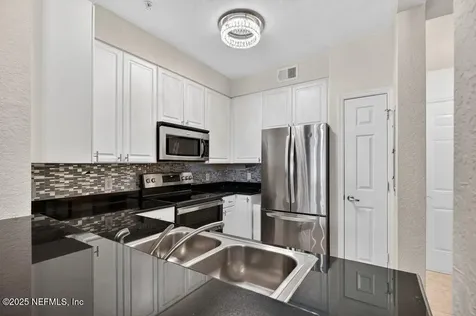 8539 Gate Parkway W Jacksonville FL 32216