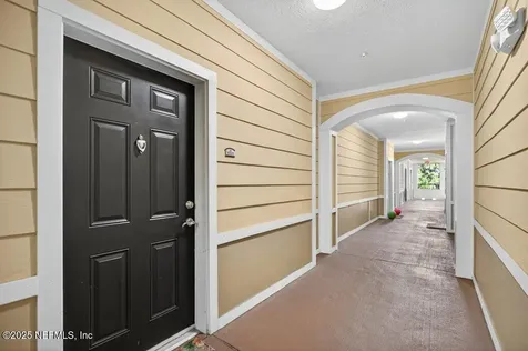 8539 Gate Parkway W Jacksonville FL 32216
