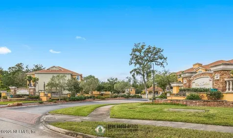 8539 Gate Parkway W Jacksonville FL 32216