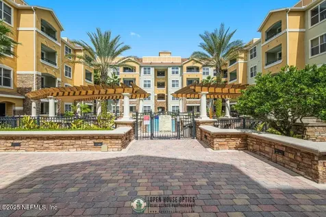 8539 Gate Parkway W Jacksonville FL 32216