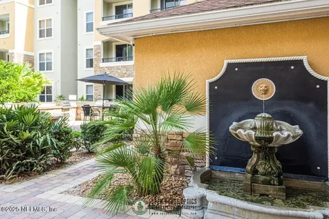 8539 Gate Parkway W Jacksonville FL 32216