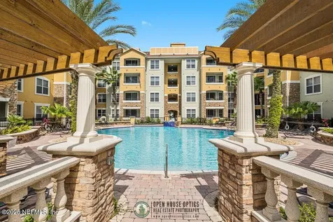 8539 Gate Parkway W Jacksonville FL 32216