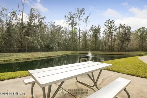 8539 Gate Parkway W Jacksonville FL 32216
