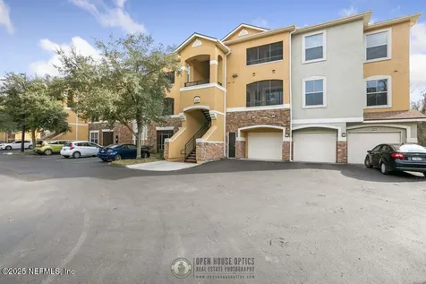 8539 Gate Parkway W Jacksonville FL 32216