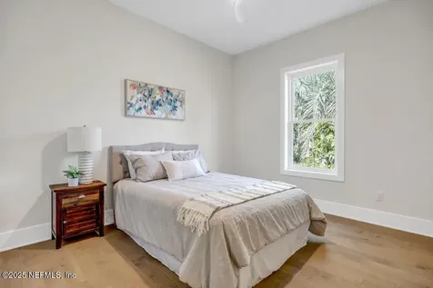 552 Seagate Avenue Neptune Beach FL 32266