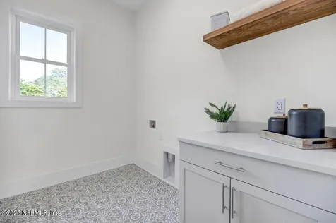 552 Seagate Avenue Neptune Beach FL 32266