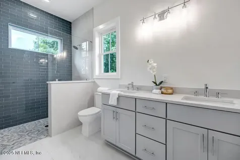 552 Seagate Avenue Neptune Beach FL 32266