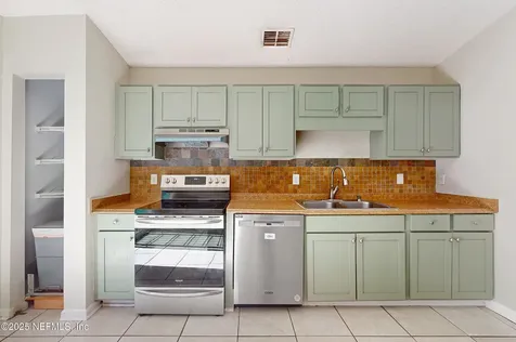 8140 Morristown Trail Jacksonville FL 32244
