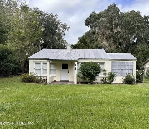 206 Chestnut Street Crescent City FL 32112