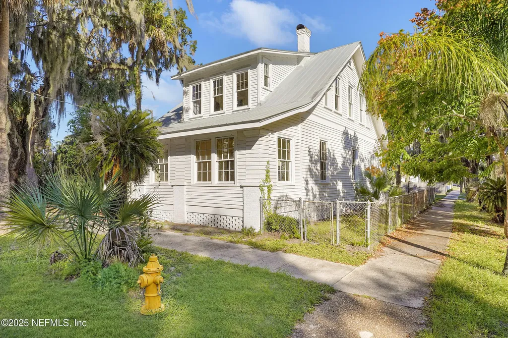 221 S 5th Street Palatka FL 32177