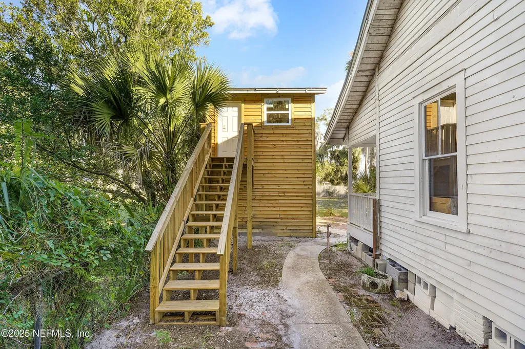 221 S 5th Street Palatka FL 32177
