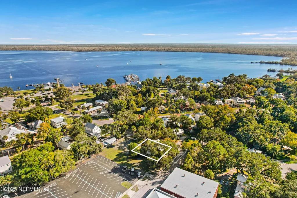 221 S 5th Street Palatka FL 32177