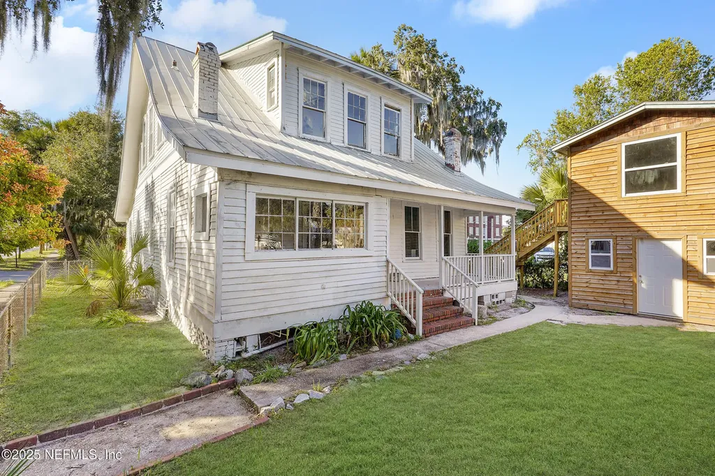 221 S 5th Street Palatka FL 32177