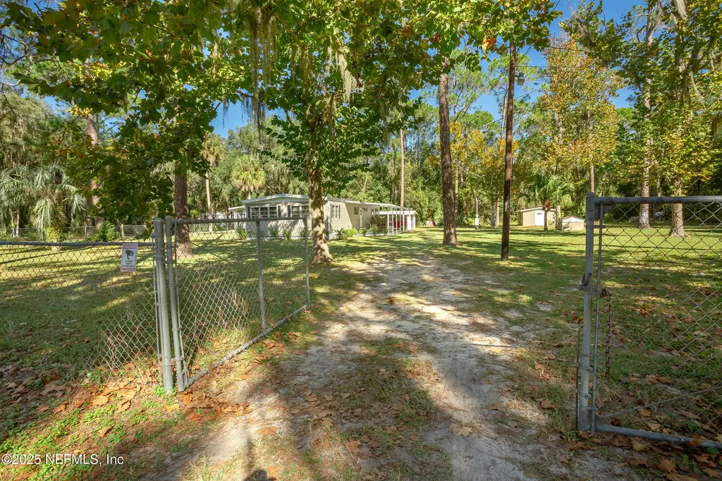 600 Palmetto Street Welaka FL 32193