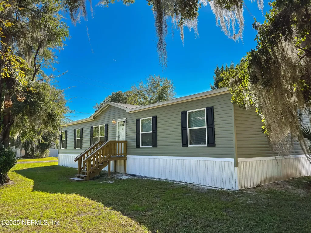 1001 Shell Street Welaka FL 32193