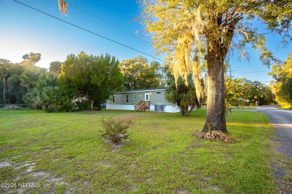 1001 Shell Street Welaka FL 32193
