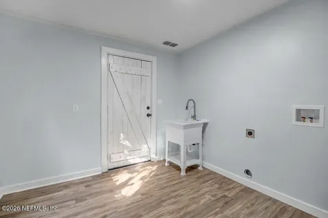 458 Eric Avenue Jacksonville FL 32218