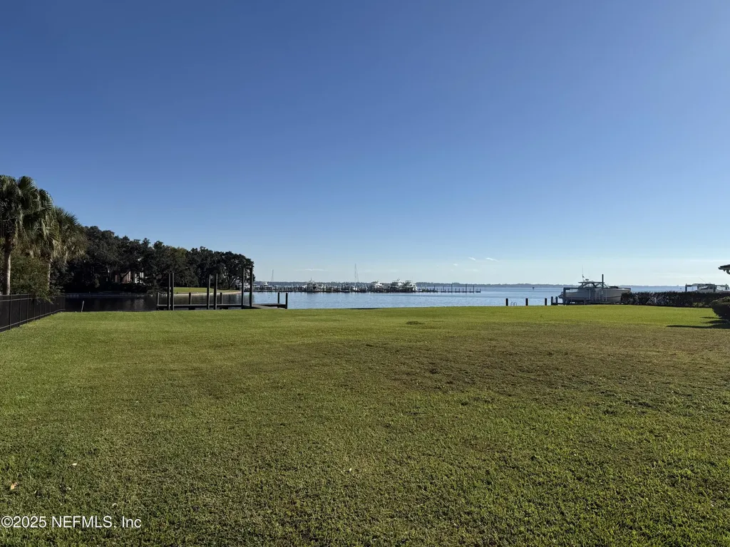 4233 Venetia Boulevard Jacksonville FL 32210
