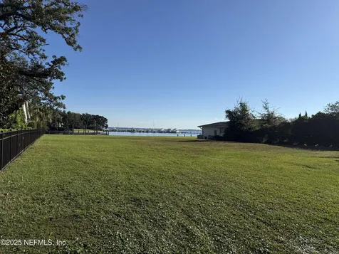 4233 Venetia Boulevard Jacksonville FL 32210