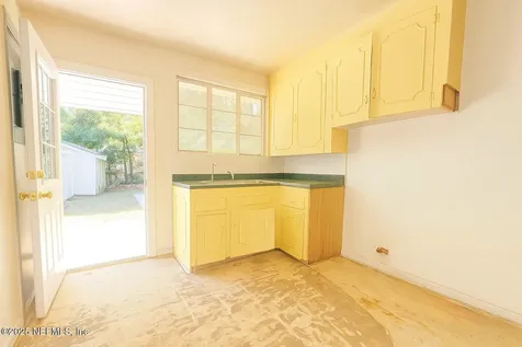8020 Oakwood Street Jacksonville FL 32208