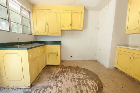 8020 Oakwood Street Jacksonville FL 32208