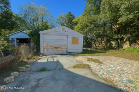 8020 Oakwood Street Jacksonville FL 32208