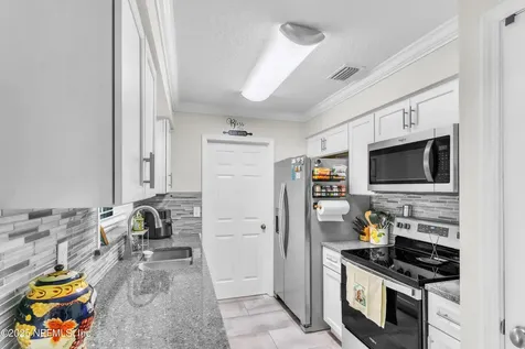 596 S West Street Green Cove Springs FL 32043