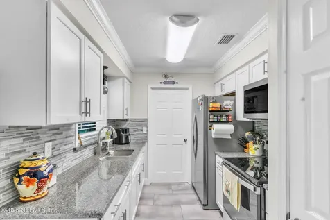 596 S West Street Green Cove Springs FL 32043