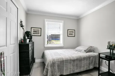 596 S West Street Green Cove Springs FL 32043