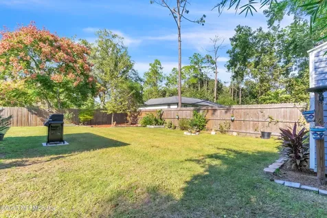 596 S West Street Green Cove Springs FL 32043
