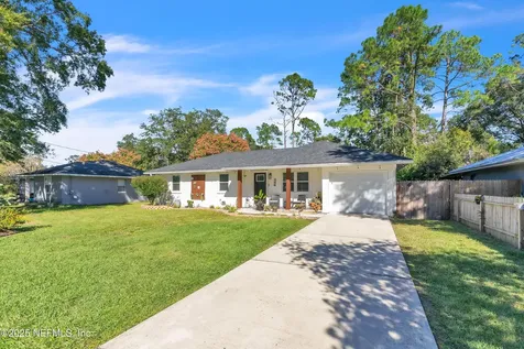 596 S West Street Green Cove Springs FL 32043