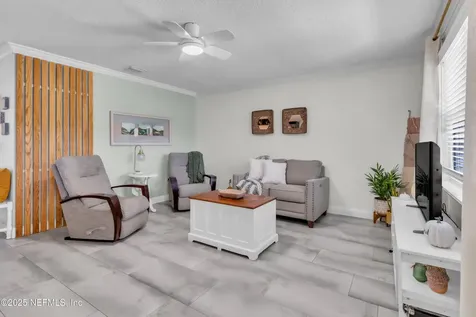 596 S West Street Green Cove Springs FL 32043