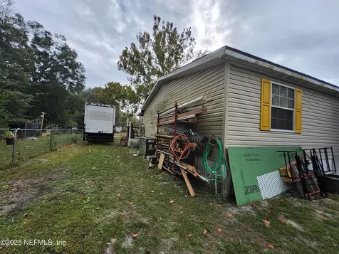 8123 Vining Street Jacksonville FL 32210
