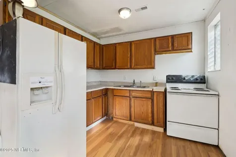 253 Santa Barbara Avenue Jacksonville FL 32254