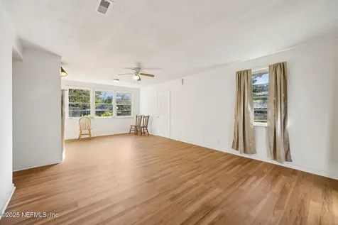 253 Santa Barbara Avenue Jacksonville FL 32254