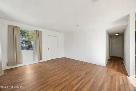 253 Santa Barbara Avenue Jacksonville FL 32254