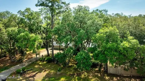 407 Lakeshore Drive Starke FL 32091
