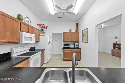 3807 Union Pacific Drive W Jacksonville FL 32246