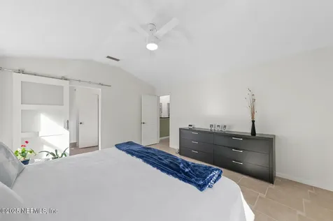 3807 Union Pacific Drive W Jacksonville FL 32246